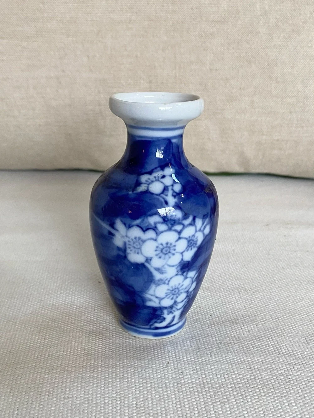 VTG  Porcelain Bud Vase Cherry Blossom Prunus Chinoiserie Blue White 4”